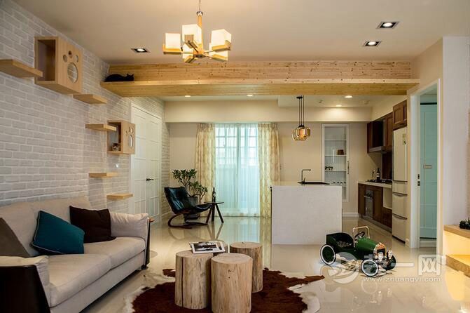 106平木质温暖家居 背景墙用猫架装饰